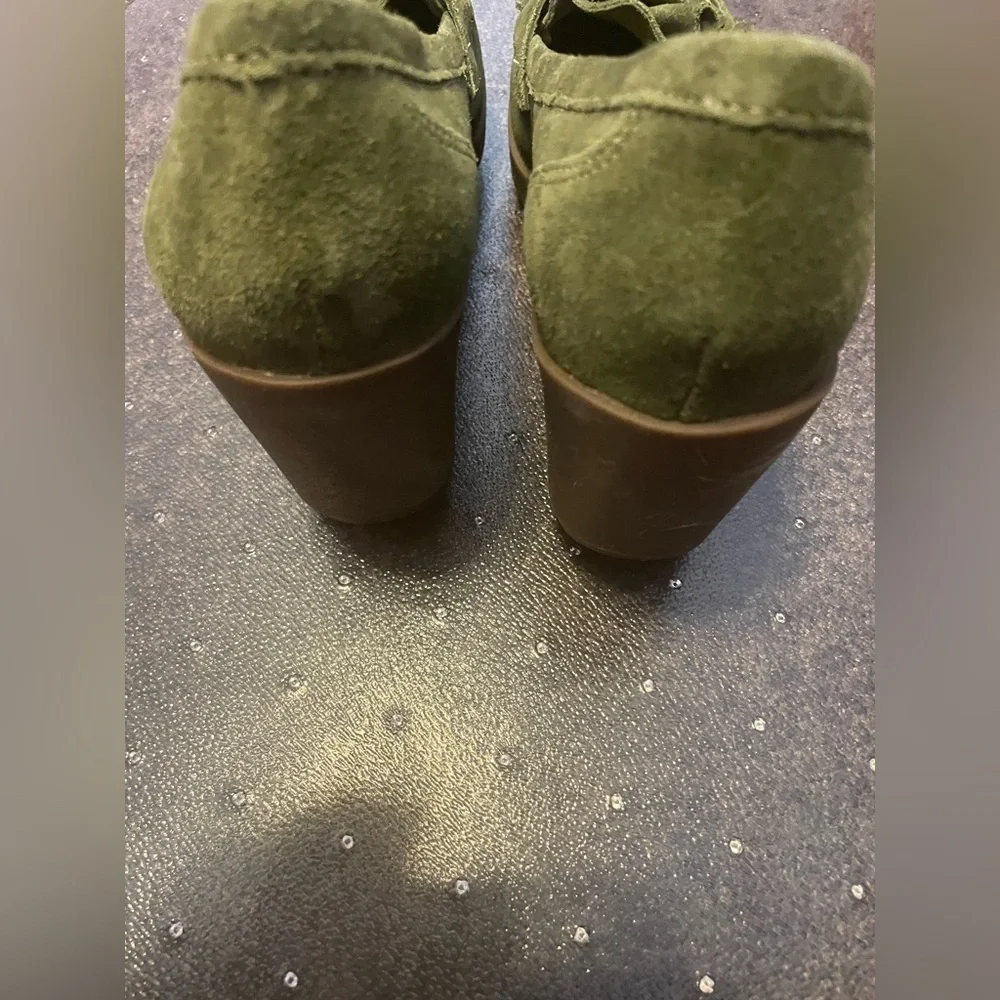 Steve Madden Olive Green Suede Wedge Pumps ALPINNE Size 8 Leather